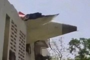克拉玛依印度一波音787客机坠毁机上242人、地面5名学生遇难！我驻印度使馆：机上无中国籍乘客