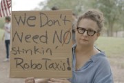 克拉玛依特斯拉在得州奥斯汀遭遇抗议活动：反对马斯克Robotaxi计划