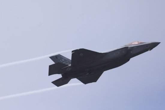五角大楼把今年为美国(💹)空军采购F-35战机的请求削减一半